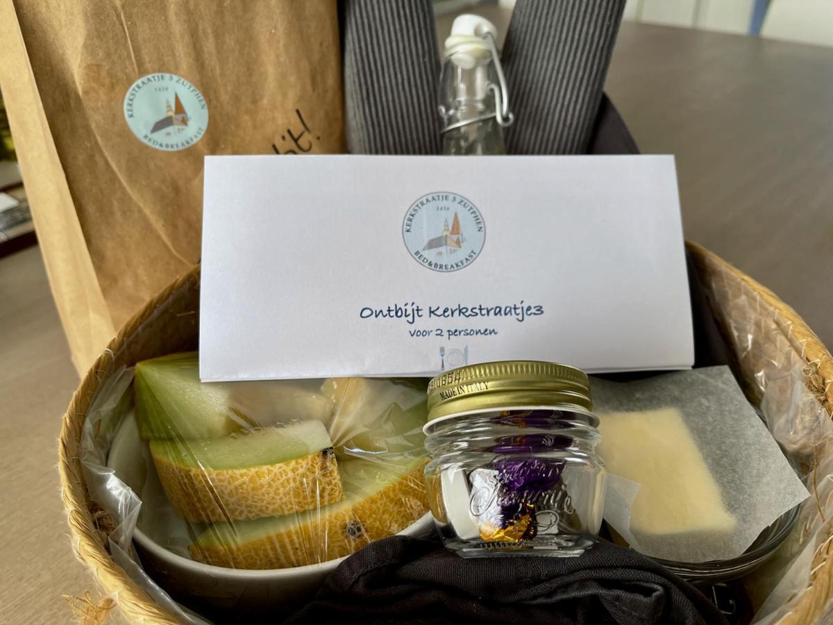 B&B Kerkstraatje3 Midden In Historisch Centrum Zutphen Luaran gambar